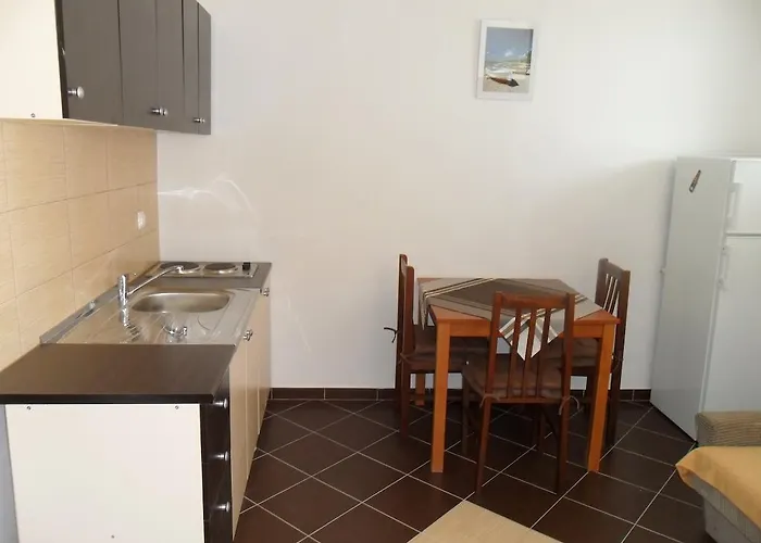 Maria Apartman Tisno